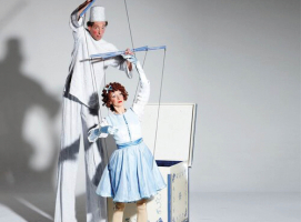 Marionette in the box